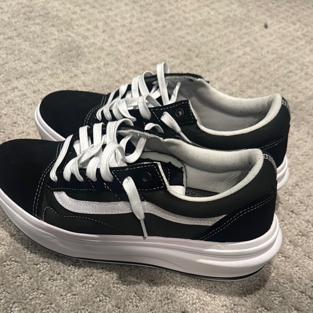 Men's Vans size 11 old Skool